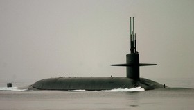 Kapal Selam Nuklir AS Mampir di Selat Hormuz Dekat Iran