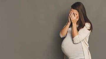 PENYEBAB BUNDA HAMIL MUDAH MENANGIS DI TIAP TRIMESTER