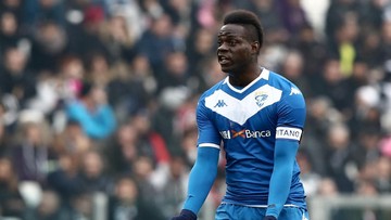 Kabar Sport CNN Terbaru : Balotelli Main ke Kampung Rodtang, Bergurau dengan Kuncian Leher