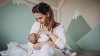 Mengenal Sleepy Eater, Kondisi Bayi Tertidur saat Menyusu yang Harus Diwaspadai