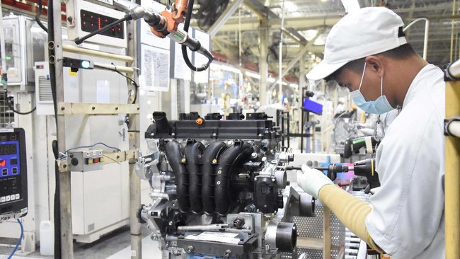 Mitsubishi Motors Corporation pada 2018 pernah berencana memproduksi mesin ini di pabrik Nissan di Purwakarta, namun tidak jadi lantaran pabrik itu ditutup.
