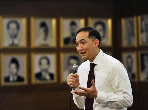 FOTO ARSIP: Menteri Perdagangan Muhammad Lutfi menyampaikan sambutan perpisahan di depan sejumlah pegawai Kementerian Perdagangan di Jakarta, Senin (13/10/2014). Presiden Joko Widodo menugaskan Muhamad Lutfi menjadi Menteri Perdagangan. ANTARA FOTO/I