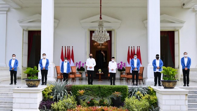 Politikus NasDem dan PDIP saling sindir dan cekcok soal sinyal reshuffle kabinet yang dilemparkan Presiden Jokowi.