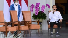 Mensos Risma Kembali Rapat di Istana, Diam Ditanya Arahan Jokowi
