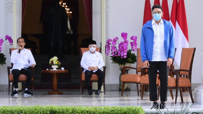 Ekonom menilai reshuffle kabinet Pemerintah Jokowi demi pemulihan ekonomi nasional, meskipun sarat nuansa politis di pos Menteri Sosial yang dijabat Risma.