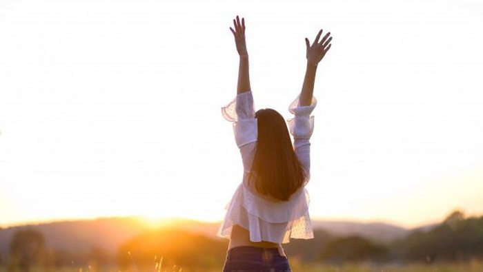 Biar Fisik dan Mental Sehat, yuk Latih Otakmu Berpikir Positif dengan 5 Tips Ini!