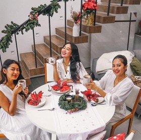 Dekorasi Natal Rumah Minimalis ala Maria dan Elizabeth Rahajeng, Aesthetic Abis!