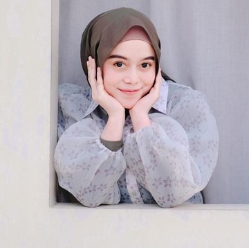 img-title Dinobatkan Sebagai Wanita Tercantik ke-5 di Dunia, Ini Kata Lesti Kejora