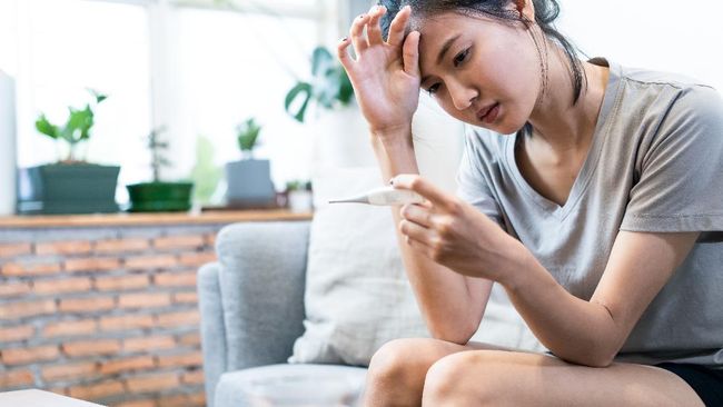 Risiko keguguran akan selalu menghantui ibu hamil. Kenali penyebab dan tanda-tandanya.