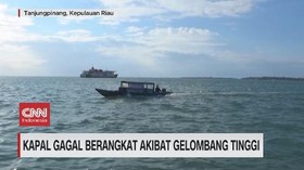 VIDEO: Kapal Gagal Berangkat Akibat Gelombang Tinggi