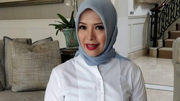 NUR ASIA MENAHAN TANGIS