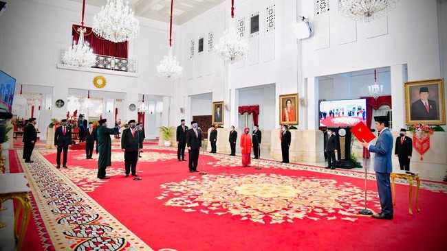 Koleksi kendaran keenam menteri baru yang dilantiik Presiden Joko Widodo diketahui berdasarkan laporan kekayaan yang disampaikan ke negara.