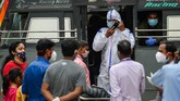 FOTO: Mutasi Corona, India Periksa Penumpang Asal Inggris India menambah panjang daftar negara yang melarang semua penerbangan dari Inggris mulai 22-31 Desember, setelah ditemukan mutasi baru virus corona.