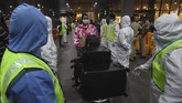 FOTO: Mutasi Corona, India Periksa Penumpang Asal Inggris India menambah panjang daftar negara yang melarang semua penerbangan dari Inggris mulai 22-31 Desember, setelah ditemukan mutasi baru virus corona.
