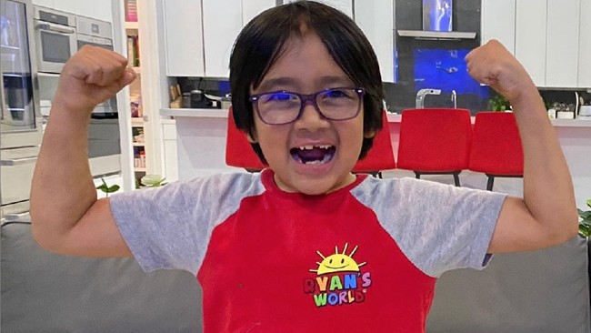 Ryan Kaji, bocah berusia 9 tahun menjadi YouTuber yang mengulas mainan dan game dengan bayaran tertinggi tahun ini.