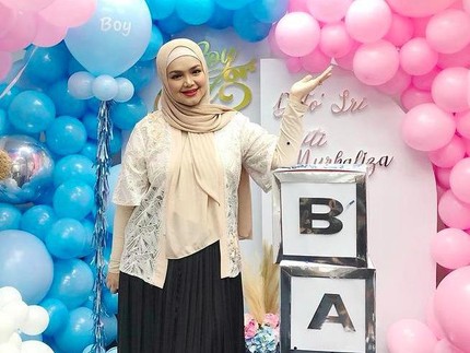 7 Potret Siti Nurhaliza Hamil Anak Kedua, Makin Glowing & Cantik