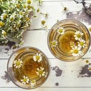 5 Manfaat Ajaib Teh Chamomile Untuk Kesehatan, Bikin Tidur Lebih Nyenyak!