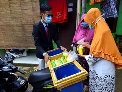 Penjual Tahu Necis hingga Bule Rusia Jualan Teh di Bali