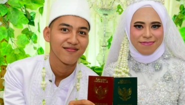 img-title Viral Guru Nikahi Mantan Murid, Kisah Cinta nan Penuh Perjuangan