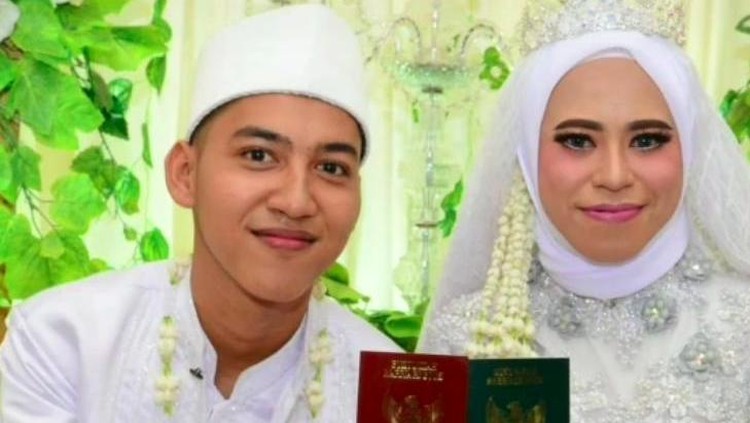 Viral Guru Nikahi Mantan Siswanya Sendiri