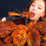 3 Channel Mukbang Paling Seru dan Bikin Ngiler, Auto Laper Deh!
