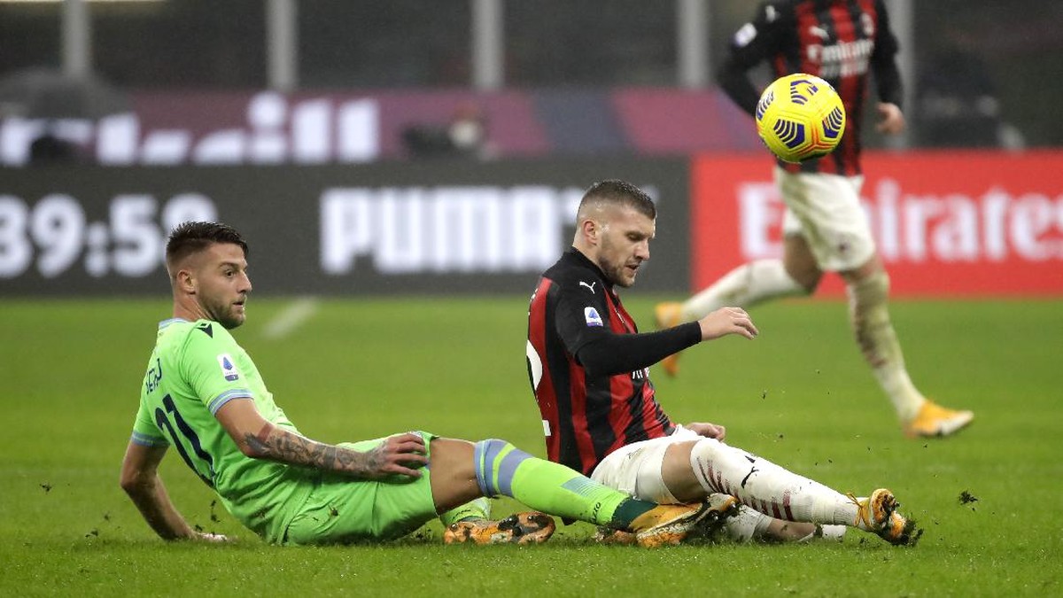 FOTO: Mental Juara AC Milan Saat Bungkam Lazio