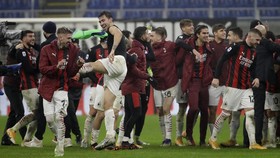 FOTO: Mental Juara AC Milan Saat Bungkam Lazio