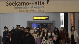Rangkuman Covid: PPKM Selesai Besok, 34 TKA China Masuk RI
