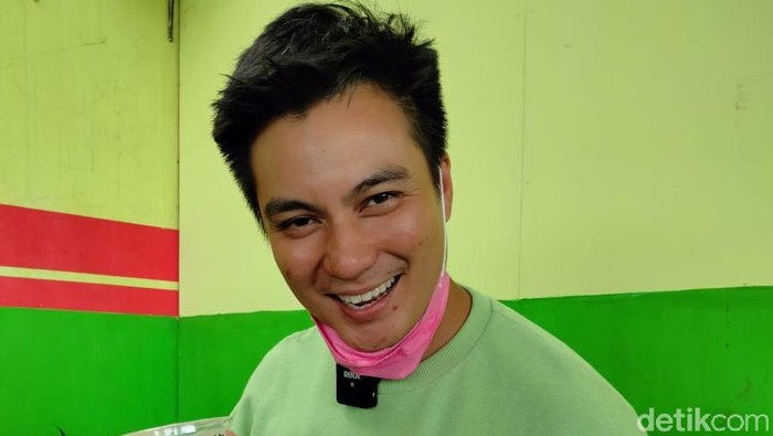 Baim Wong bagi-bagi minuman gratis untuk ulang tahun Kiano