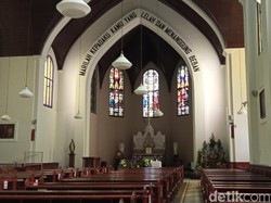Menengok Gereja Katedral Bandung Jelang Perayaan Natal