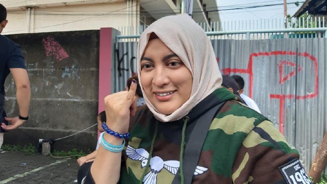 Suami kader Partai Demokrat Jane Shalimar mengklaim isterinya itu menghilang sejak aktif membantu calon wali kota yang diusung di Pilkada Tangsel.