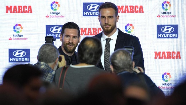 Kiper Atletico Madrid Jan Oblak bingung dengan kemampuan Lionel Messi yang sangat luar biasa dalam mencetak gol.