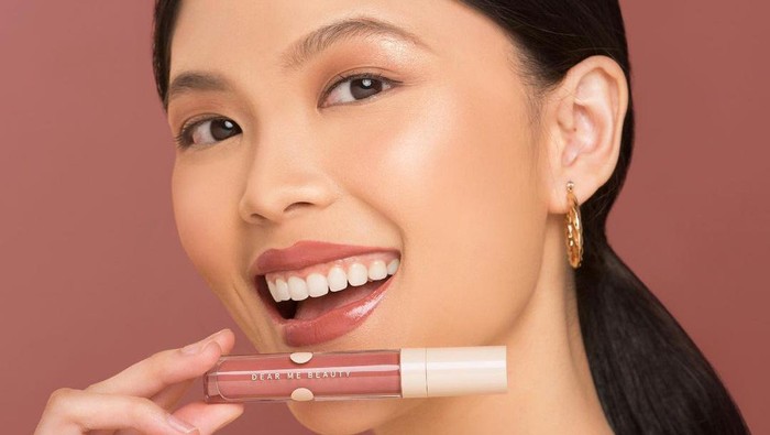 5 Warna dan Pilihan Lipstik Dear Me Beauty untuk Fair Skin Tone 5 Warna dan Pilihan Lipstik Dear Me Beauty untuk Fair Skin Tone