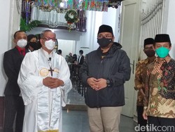 Menag Yaqut Pantau Misa Natal di Gereja Blenduk Semarang