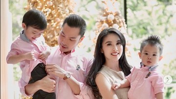 HARVEY MOEIS AJAK SANDRA DEWI MENIKAH DI DISNEY LAND