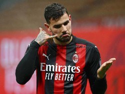 Theo Lagi Bahagia Banget, Jadi Pahlawan Milan dan Dipeluk Maldini