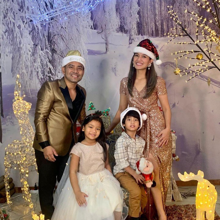<p>Penyanyi asal Sumatera Utara, Judika, juga membagikan momen Natal bersama istri dan kedua buah hatinya. (Foto: Instagram @jud1ka)</p>