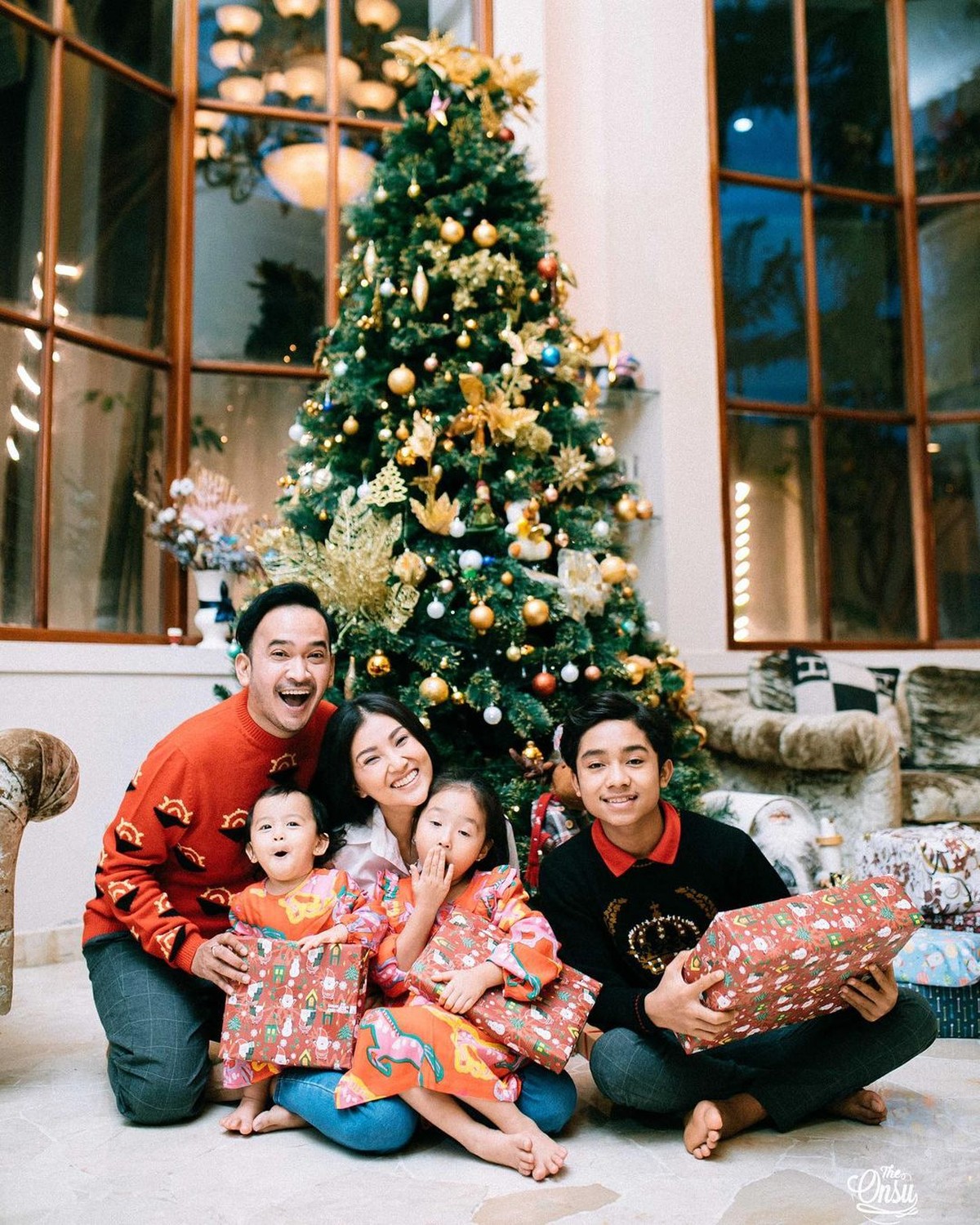 Artis Rayakan Natal 2020