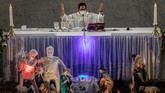 FOTO: Damai Natal dalam Pandemi Pandemi virus Corona dan protokol kesehatan tak menganggu khidmatnya perayaan Natal 2020 di penjuru Indonesia.