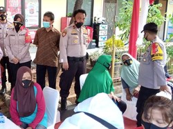 Operasi Kemanusiaan, Polres Soetta Rapid Test ke Warga Asrama Polisi