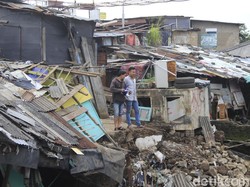 Amukan Sungai Citepus Bandung, Enam Rumah Semi Permanen Luluh Lantak