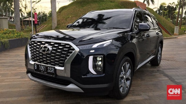 SUV Hyundai Palisade dijual di Indonesia dengan harga mulai Rp777 juta hingga Rp1,078 miliar.