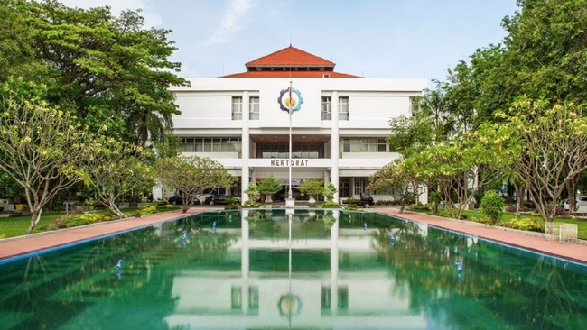 ITS melakukan sterilisasi kampus dan menerbitkan larangan perjalana keluar kota bagi para dosen buntut kasus positif Rektornya.
