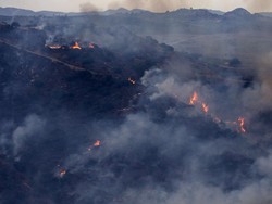 Puing-puing Sisa Kebakaran Hutan di California, Mobil-Rumah Ludes