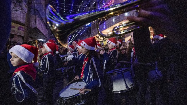 FOTO: Natal di Penjuru Dunia saat Pandemi