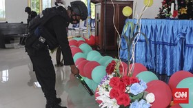 Gegana Sterilisasi Gereja dari Ancaman Bom di Maluku Tengah
