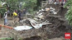 Tiga Kios di Ujungberung Bandung Hancur Diterjang Banjir
