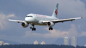 Pesawat Air Canada Terbakar Saat Mendarat Darurat di Bandara Halifax