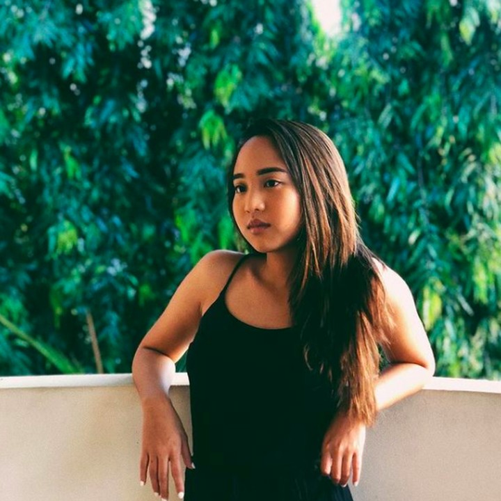 <p>Farrah rupanya anak kedua, Bunda. Dia punya seorang kakak dan adik perempuan. (Foto: Instagram @farrahhab)</p>
