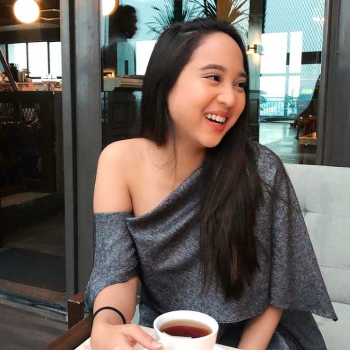 <p>Belakangan nama Farrah Azzizah Habibie mulai dikenal publik nih, Bunda. Gadis cantik ini merupakan cucu almarhum Presiden ke-3 RI, BJ Habibie. (Foto: Instagram @farrahhab)</p>